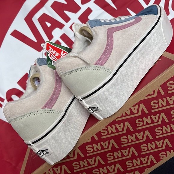 Vans Old Skool Stacked 
Pig Suede/Sherpa Multi Co
VNOA7Q5MMUL
WMNS Platforms - Picture 15 of 16